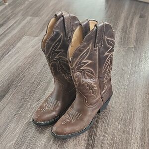 Shyanne Round Toe Cowboy Boots